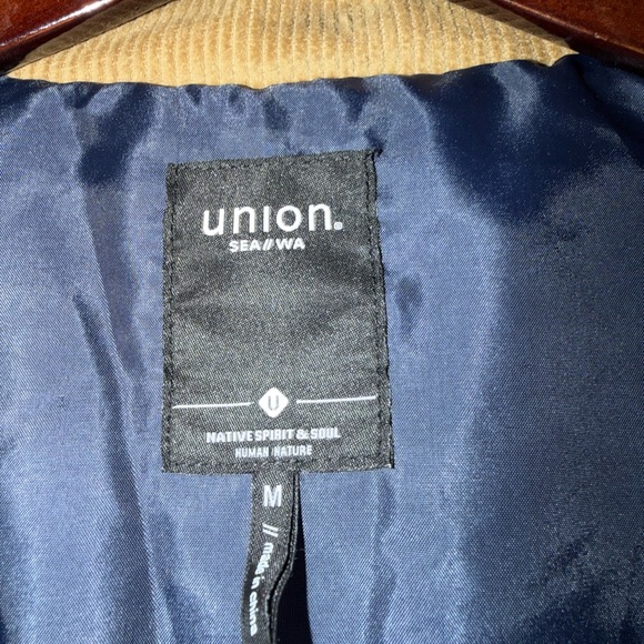 Union SEA/WA Puffer Vest Size Large - Picture 3 of 3